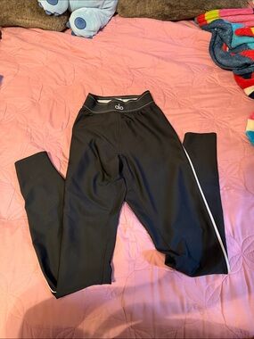 Alo Black Active Leggings with White Side Stripe